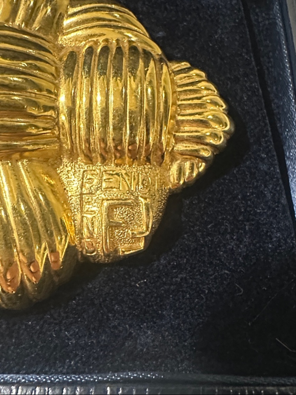 Fendi Gold “Croissant” Brooch - Picture 6 of 7